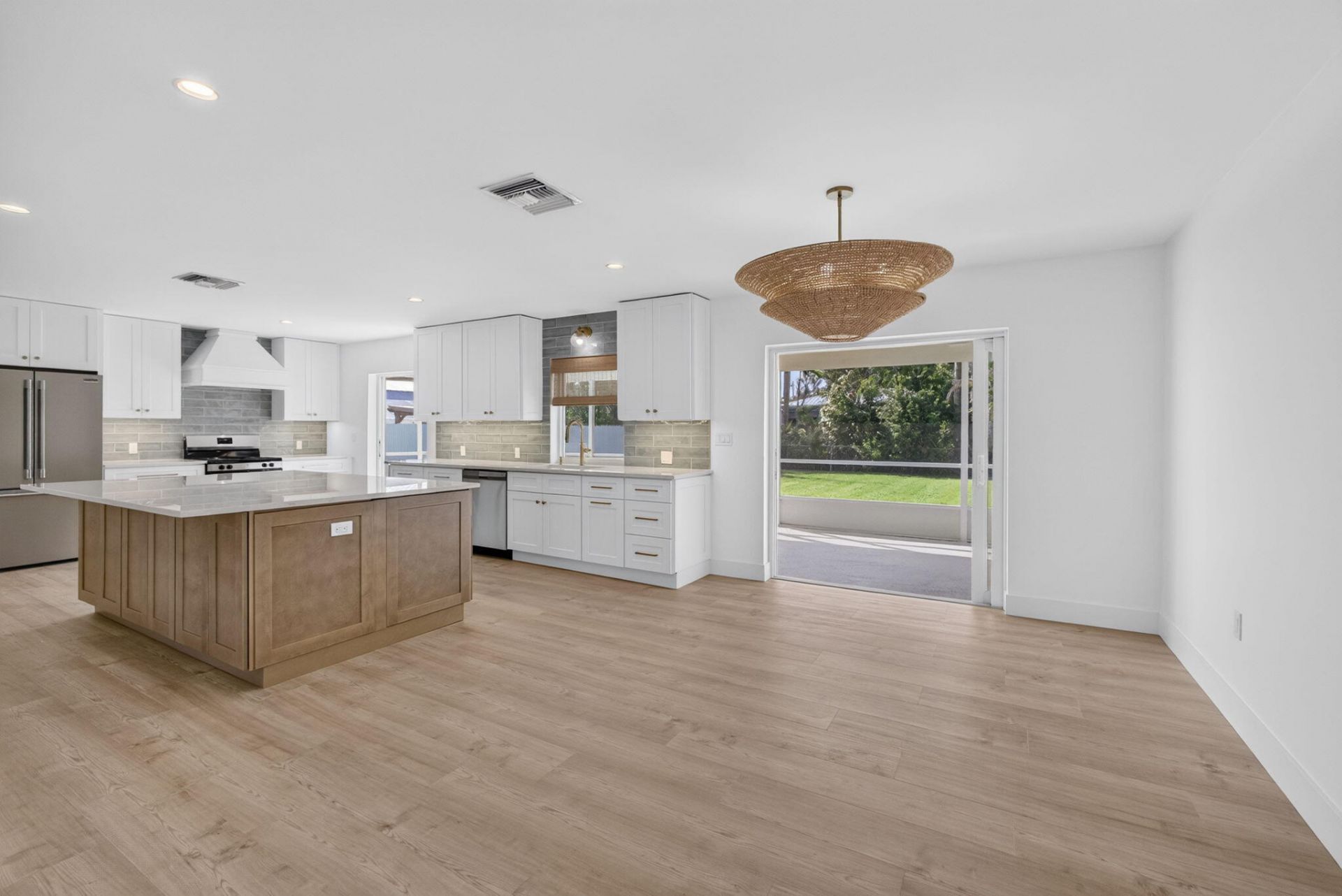 8816 SE Alabama Place, Hobe Sound, FL 33455 Photo