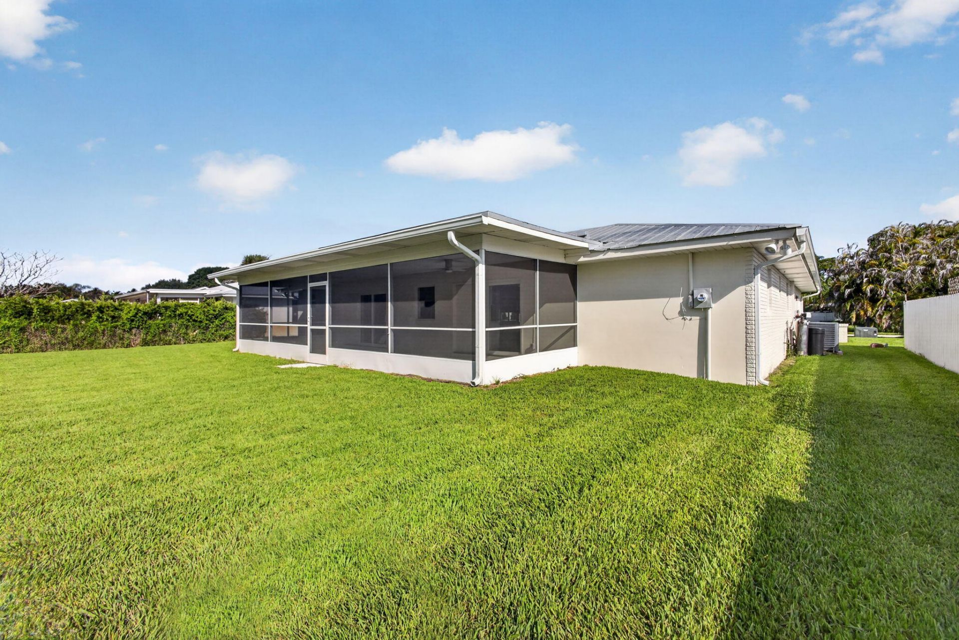 8816 SE Alabama Place, Hobe Sound, FL 33455 Photo