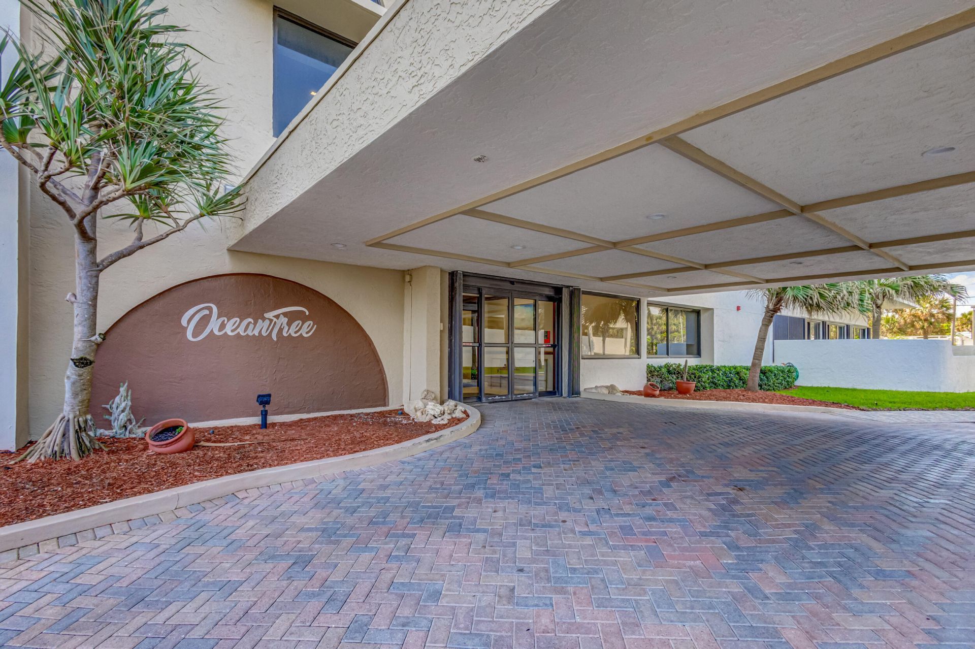 3400 N Ocean Drive, Unit 1505, Singer Island, FL 33404 Photo