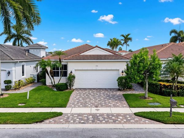 206 ISLE VERDE Way, Palm Beach Gardens, FL 33418