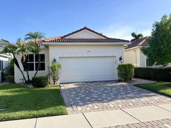 206 ISLE VERDE Way, Palm Beach Gardens, FL 33418
