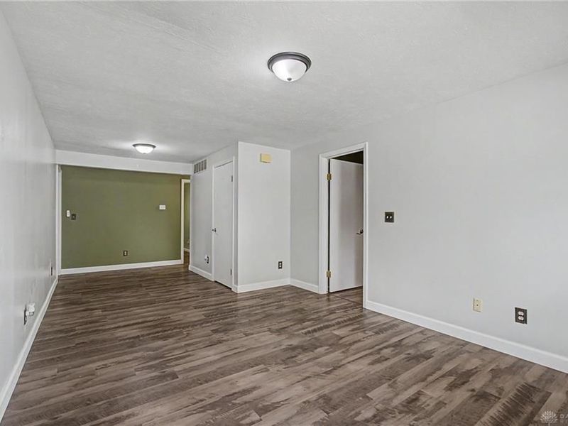 7773 Timber Hill Drive, Dayton, OH 45424 Photo 8
