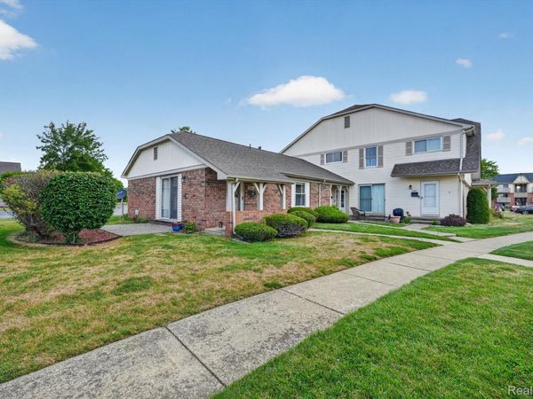 12000 Juniper Way , Unit 16, Grand Blanc, Mi 48439
