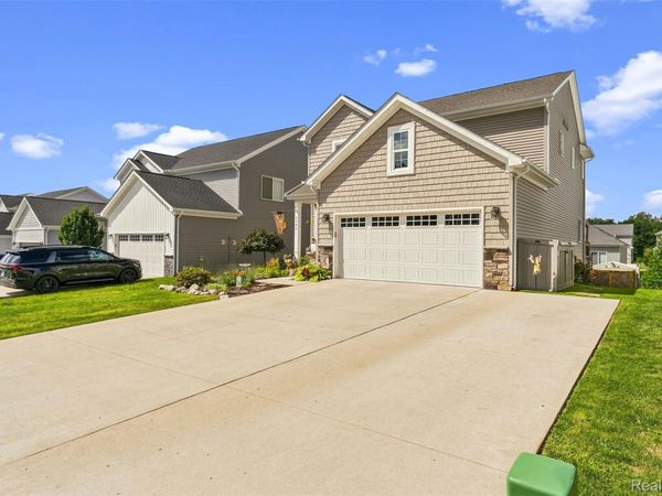2165 Rolling Hills Drive, Holly Township, Mi 48442