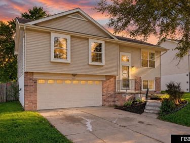 3203 Blackhawk Drive, Bellevue, NE 68123