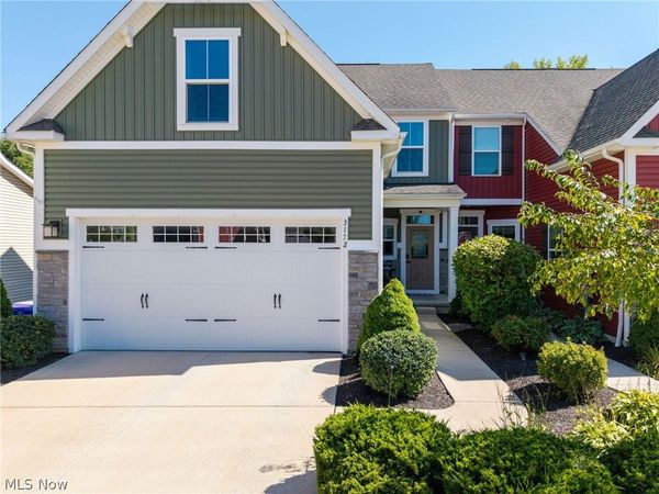3172 Old Mill Drive, Cuyahoga Falls, OH 44223