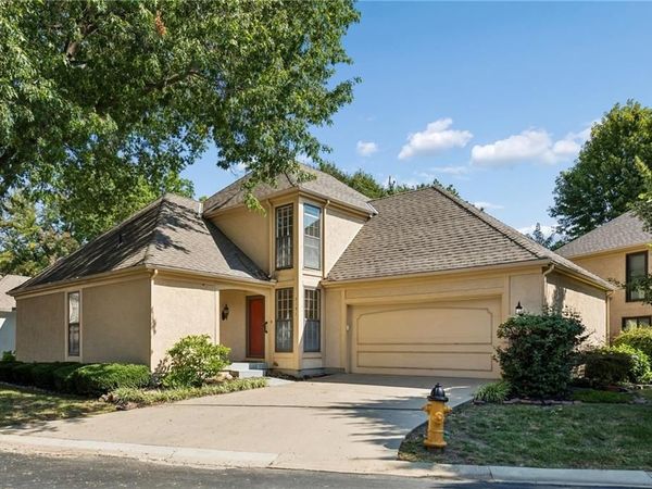 9151 W 102nd Terrace, Overland Park, KS 66212