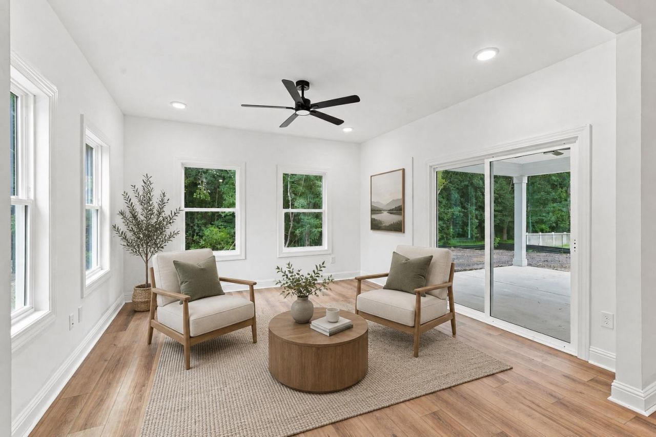 2033 Meadowood Ln. Photo 13