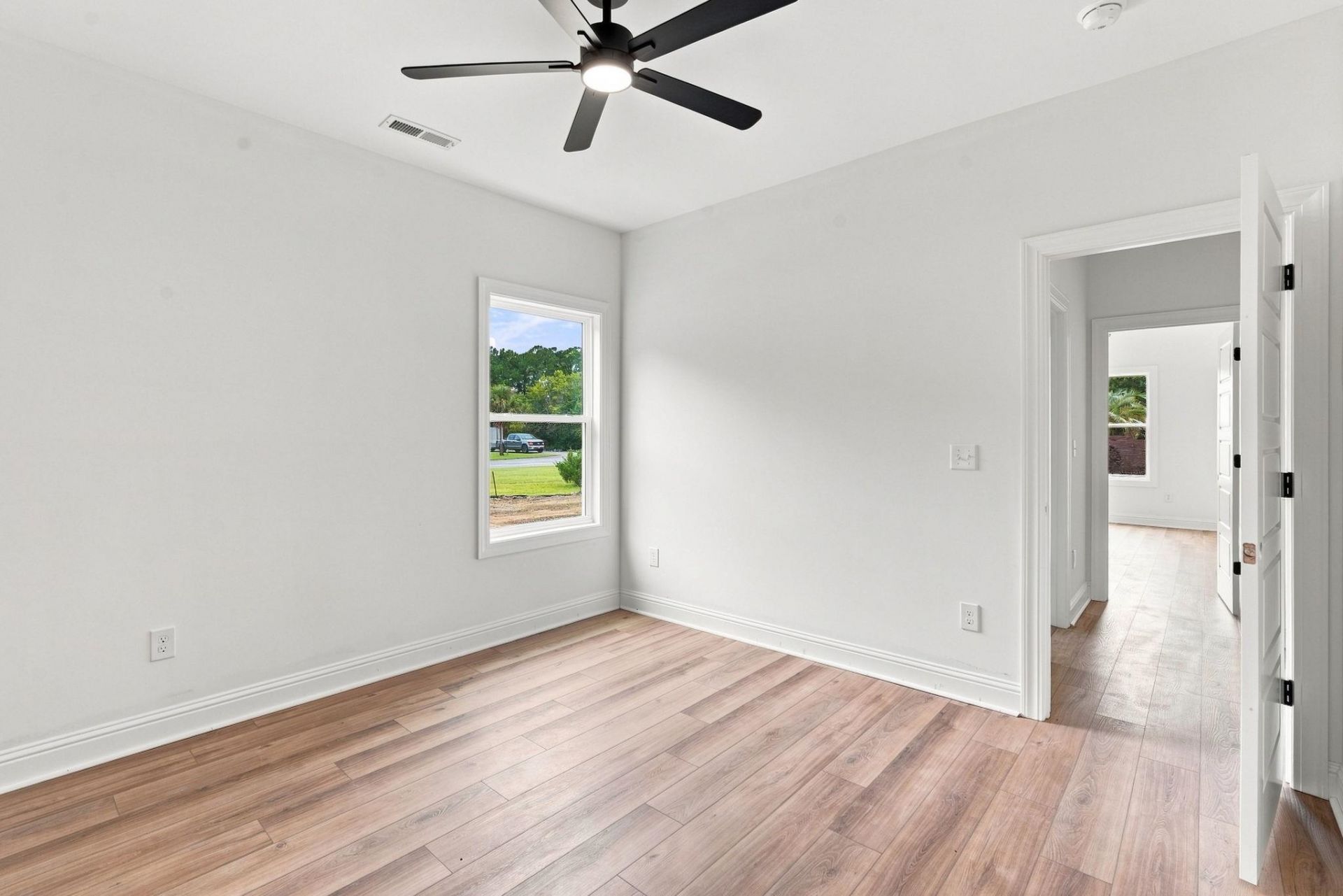 2033 Meadowood Ln. Photo 21