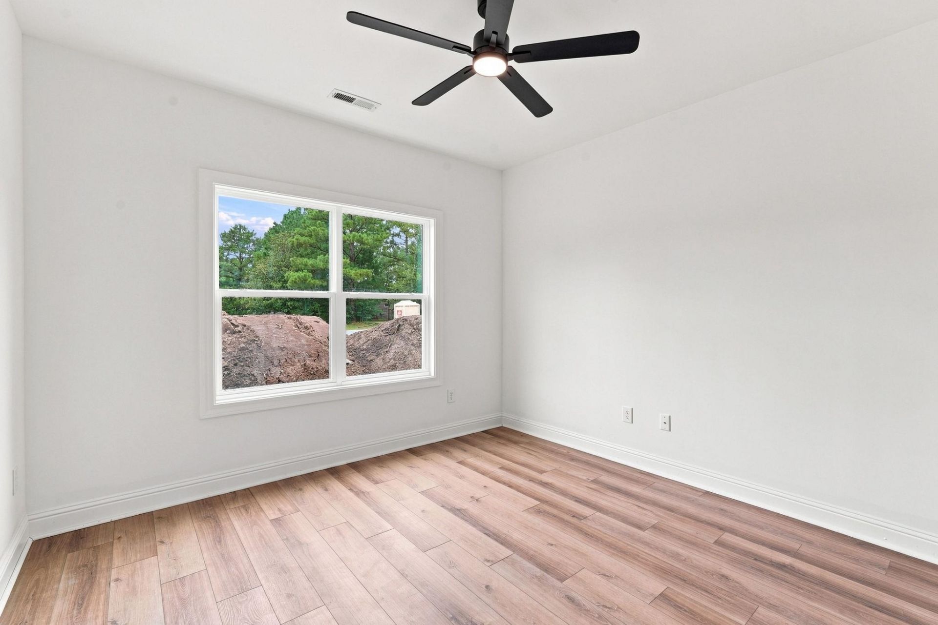2033 Meadowood Ln. Photo 26