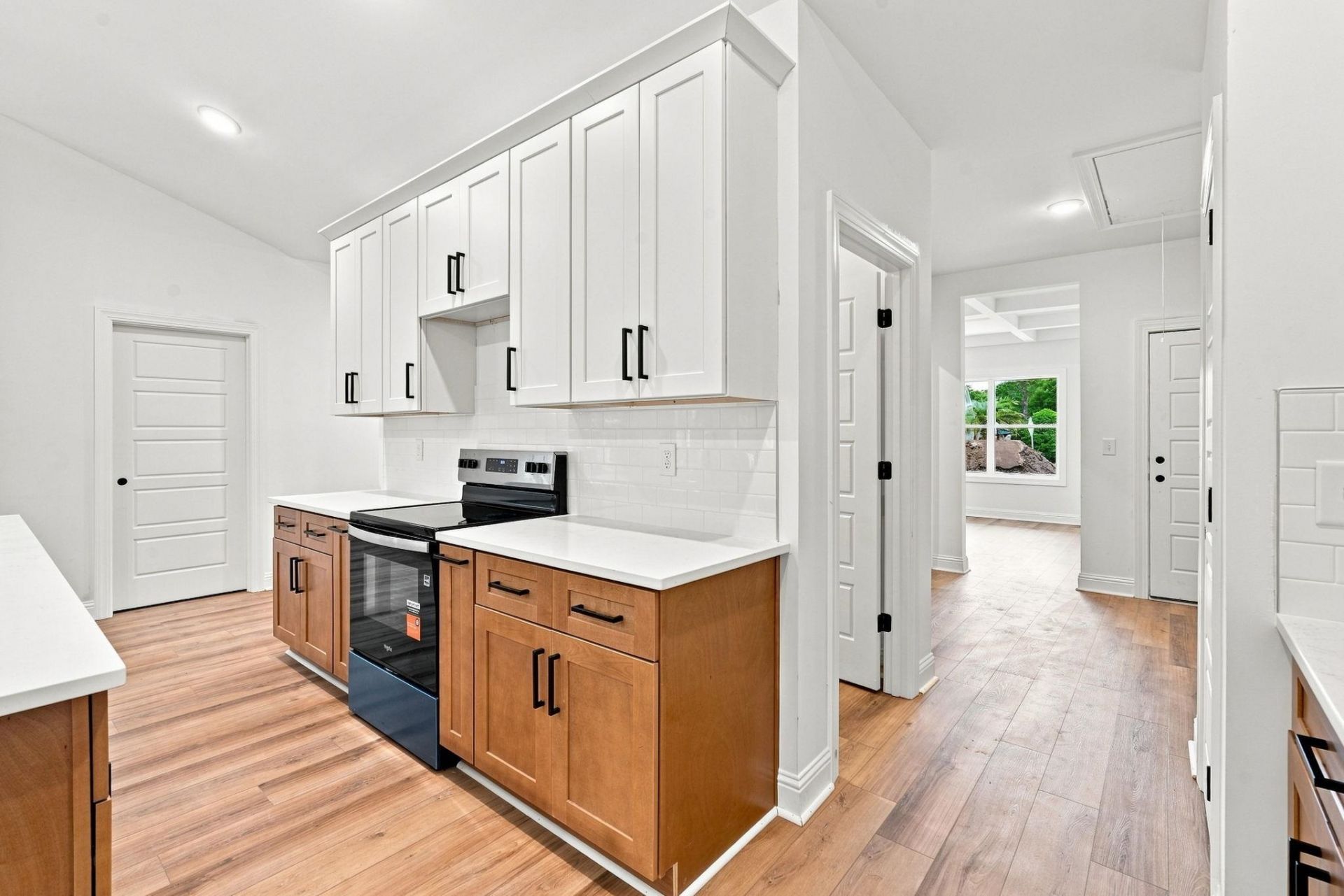 2033 Meadowood Ln. Photo 6