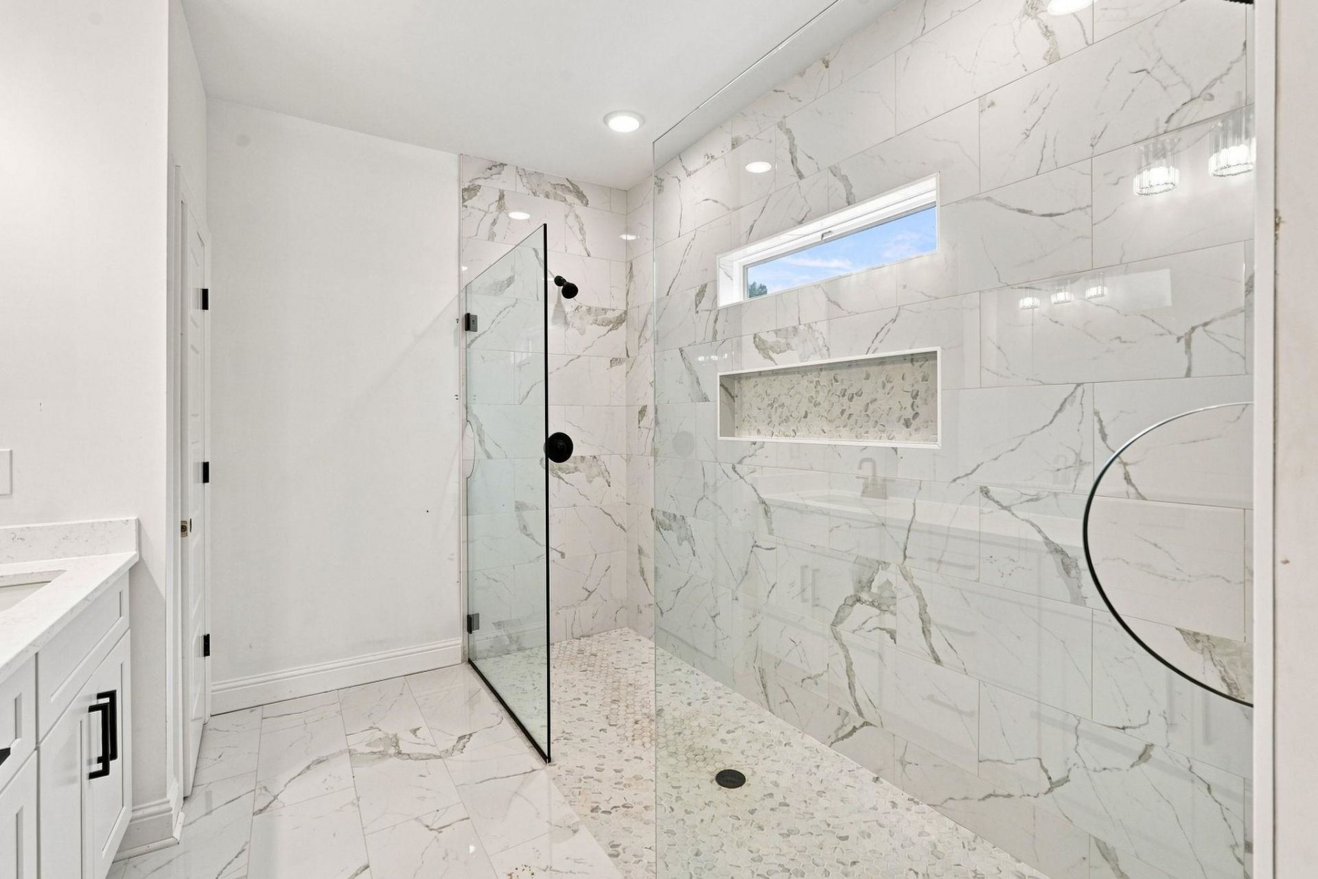 2033 Meadowood Ln. Photo 8