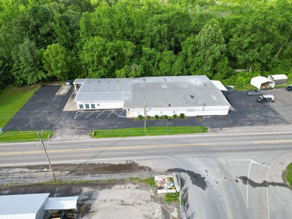 1094 N Main St , Ashland City, TN 37015