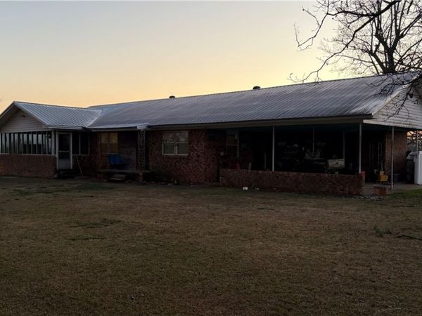 2 Old Wire Road , Atkins, AR 72823