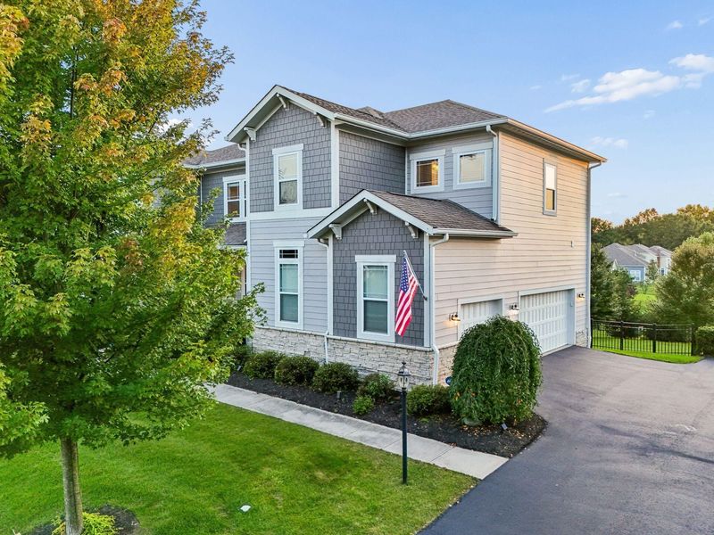 2893 Highland Woods Boulevard, New Albany, OH 43054 Photo 2
