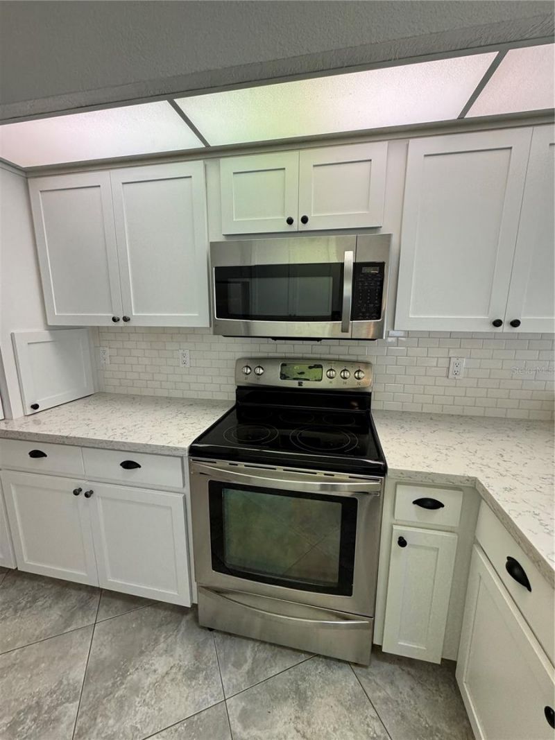 7565 Jomel Drive , Weeki Wachee, FL 34607 Photo