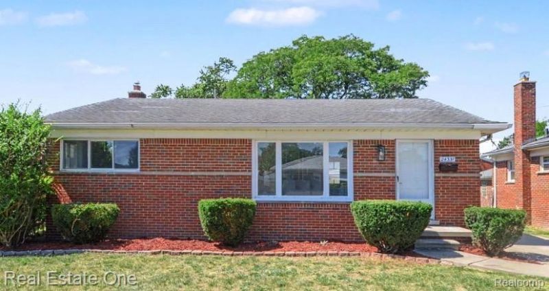 24337 Courtland Avenue, Eastpointe, Mi 48021 Main Photo