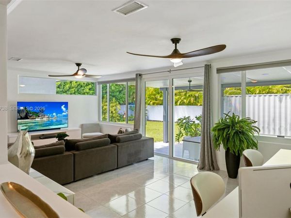 6140 SW 65th Ave, South Miami, FL 33143