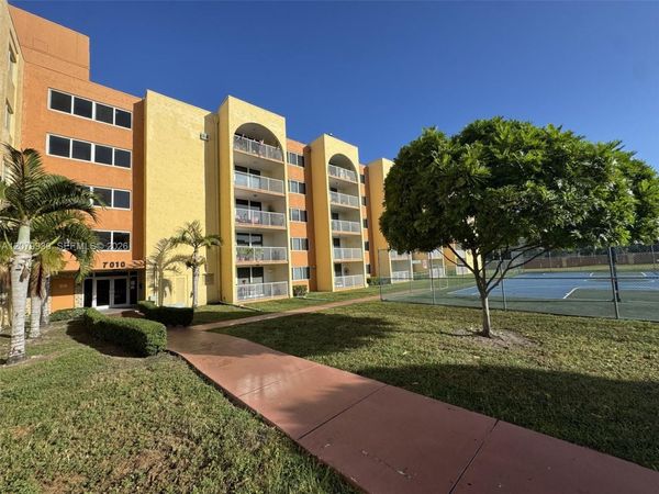 7010 NW 186th St , Unit 5-107, Hialeah, FL 33015