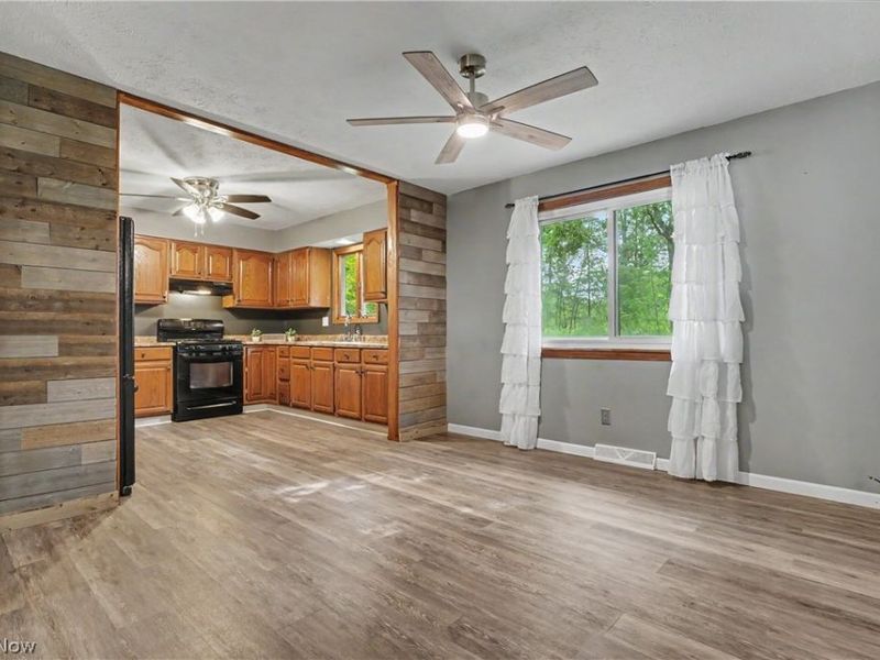 839 Sheffield Road, Sheffield Lake, OH 44054 Photo 9
