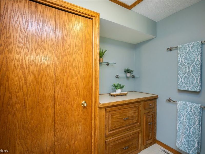 9786 Hocking Street NW, Massillon, OH 44646 Photo 30
