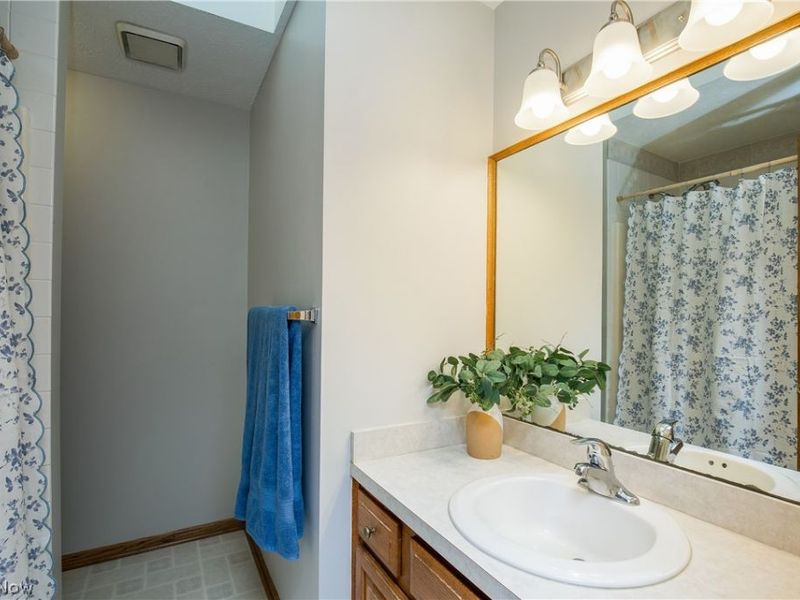 9786 Hocking Street NW, Massillon, OH 44646 Photo 32