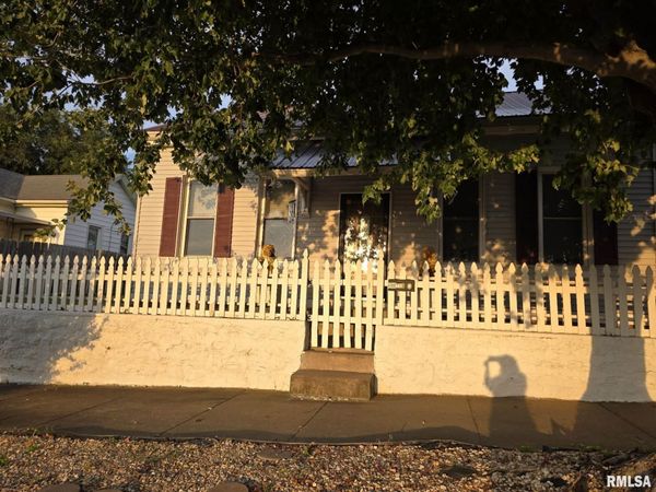 719 S 5TH Street, Quincy, IL 62301