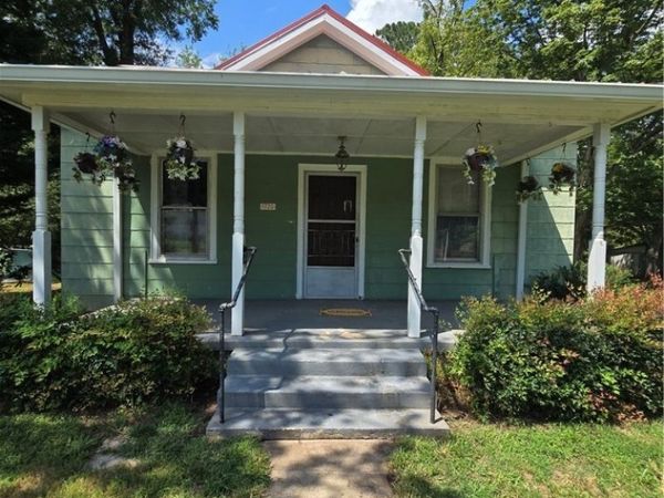 1720 2nd , Victoria, VA 23974