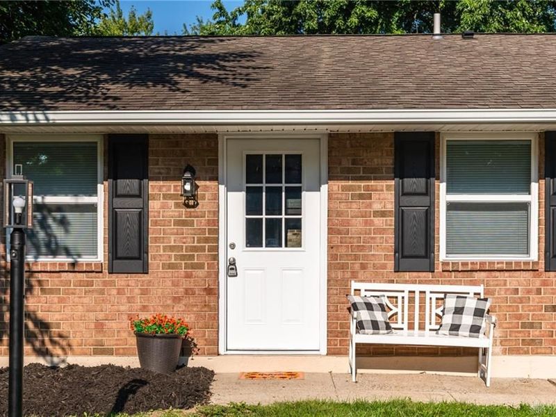 7615 Pomeranian Drive, Huber Heights, OH 45424 Photo 2