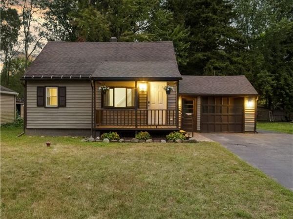 114 Maple Manor Drive , Syracuse, NY 13212