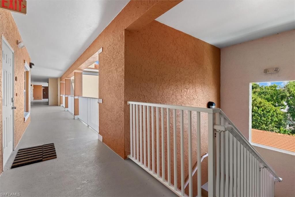 4420 Botanical Place Cir, Unit 402, Naples, FL 34112 Photo
