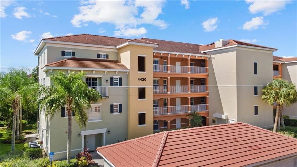 4420 Botanical Place Cir, Unit 402, Naples, FL 34112 Photo