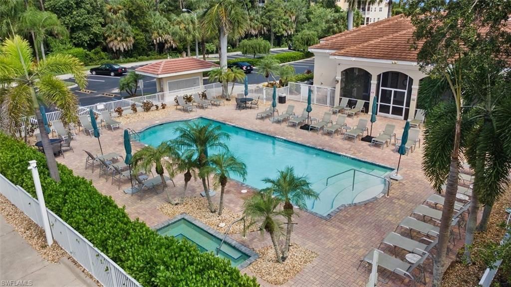 4420 Botanical Place Cir, Unit 402, Naples, FL 34112 Photo