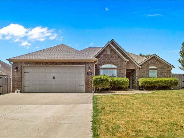 2900 SW Oakleigh Road , Bentonville, AR 72713