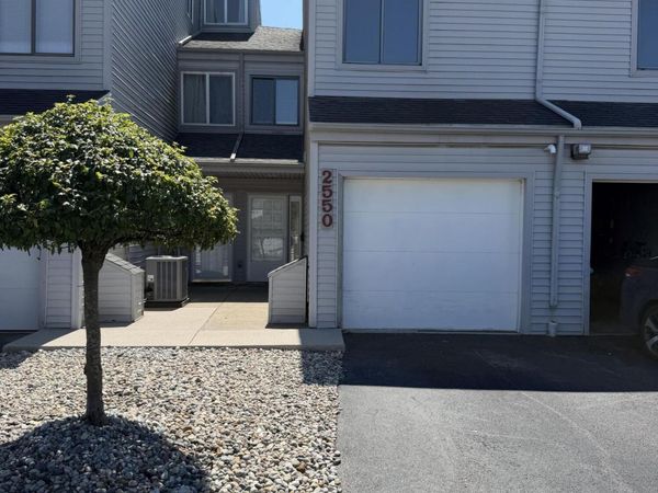 2550 W Village Drive , Toledo, OH 43614