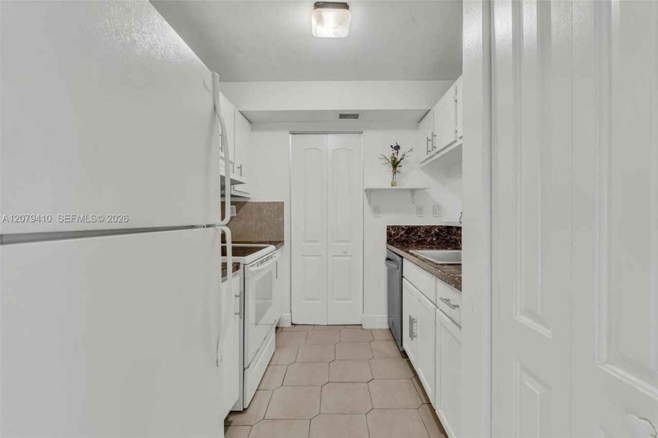 15470 SW 82nd Ln , Unit 332, Miami, FL 33193 Photo