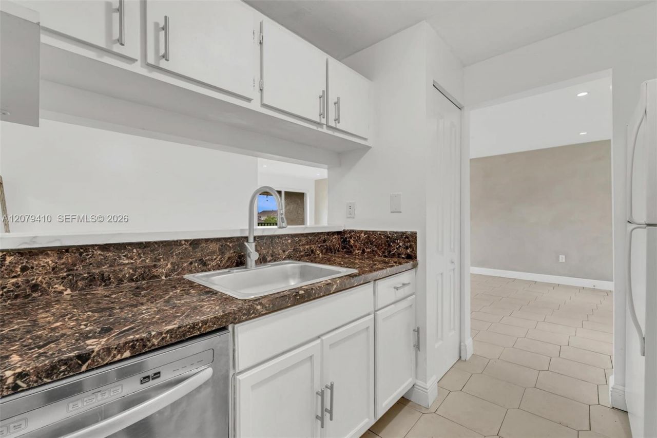 15470 SW 82nd Ln , Unit 332, Miami, FL 33193 Photo