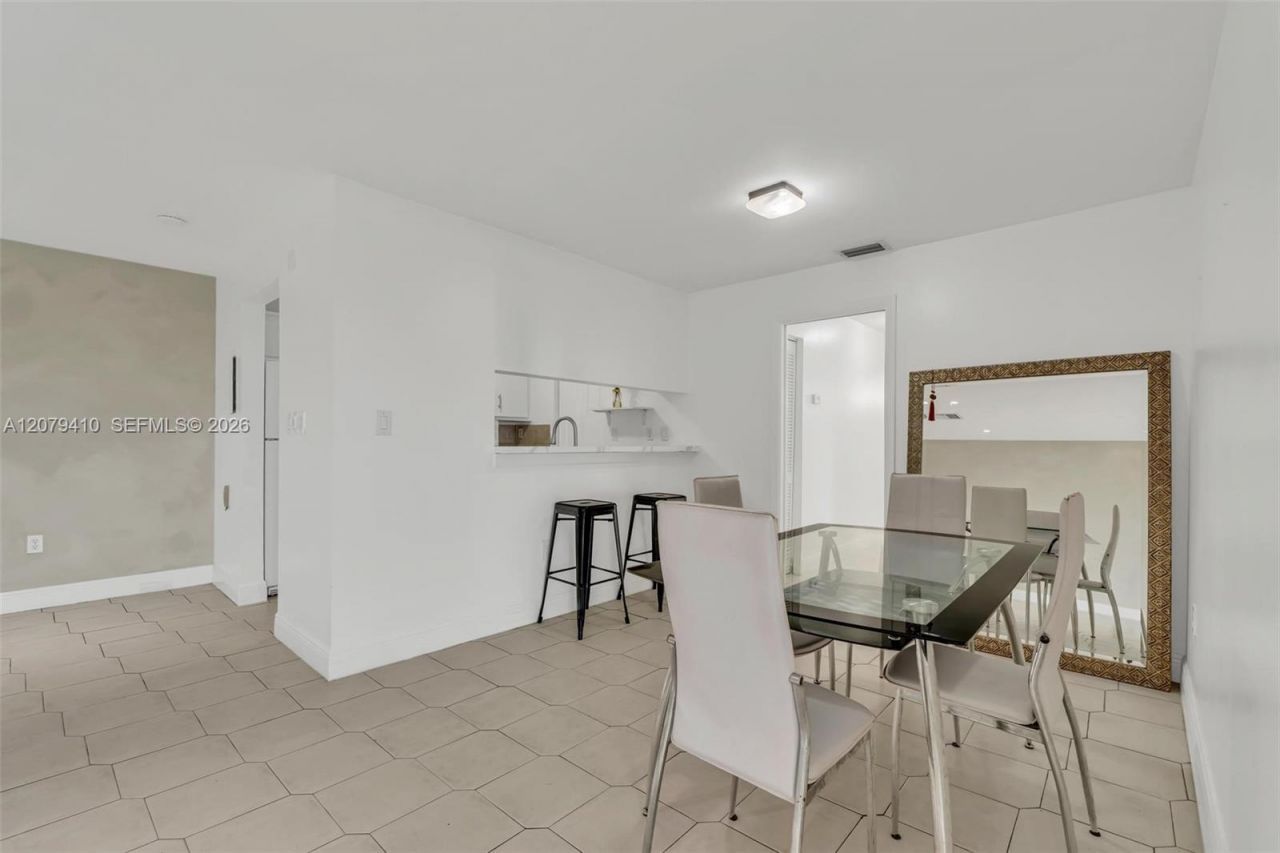 15470 SW 82nd Ln , Unit 332, Miami, FL 33193 Photo