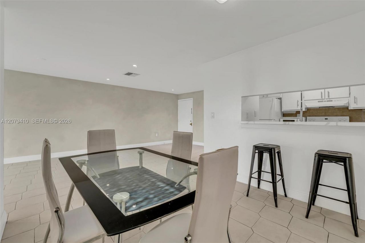 15470 SW 82nd Ln , Unit 332, Miami, FL 33193 Photo