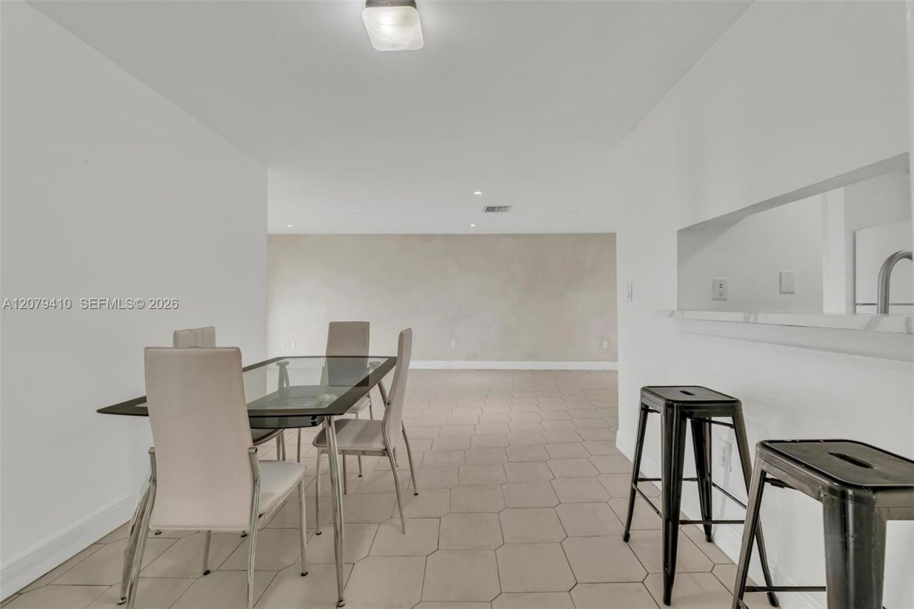 15470 SW 82nd Ln , Unit 332, Miami, FL 33193 Photo