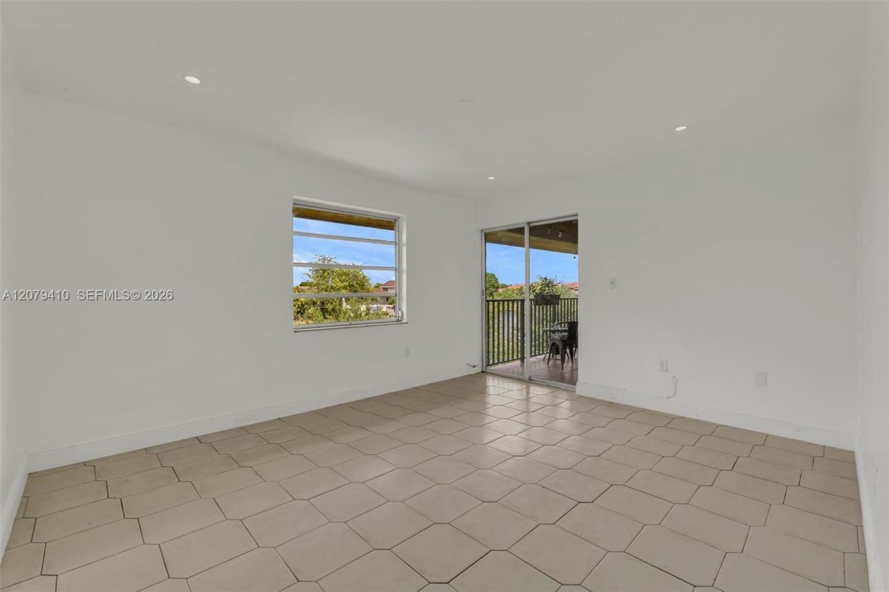 15470 SW 82nd Ln , Unit 332, Miami, FL 33193 Photo