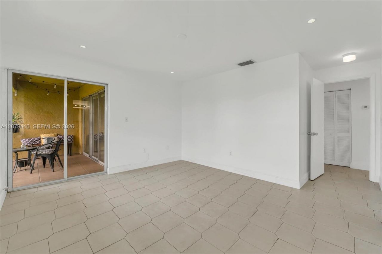 15470 SW 82nd Ln , Unit 332, Miami, FL 33193 Photo