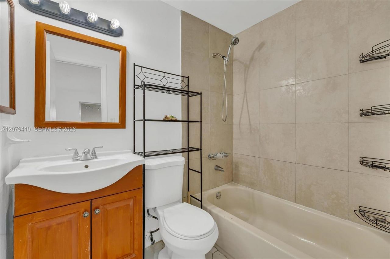 15470 SW 82nd Ln , Unit 332, Miami, FL 33193 Photo