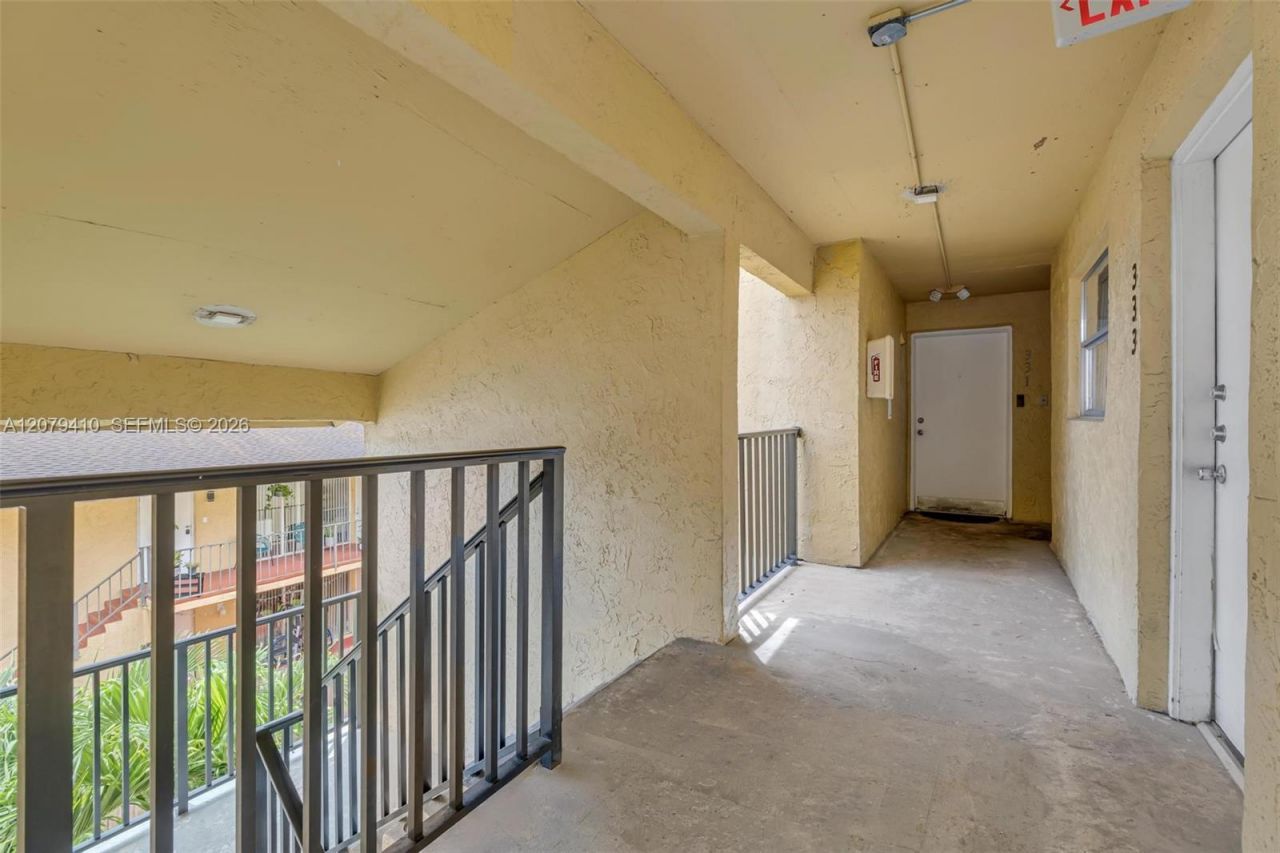 15470 SW 82nd Ln , Unit 332, Miami, FL 33193 Photo