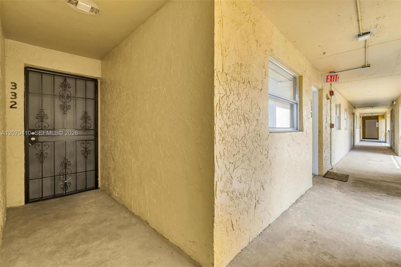 15470 SW 82nd Ln , Unit 332, Miami, FL 33193 Photo