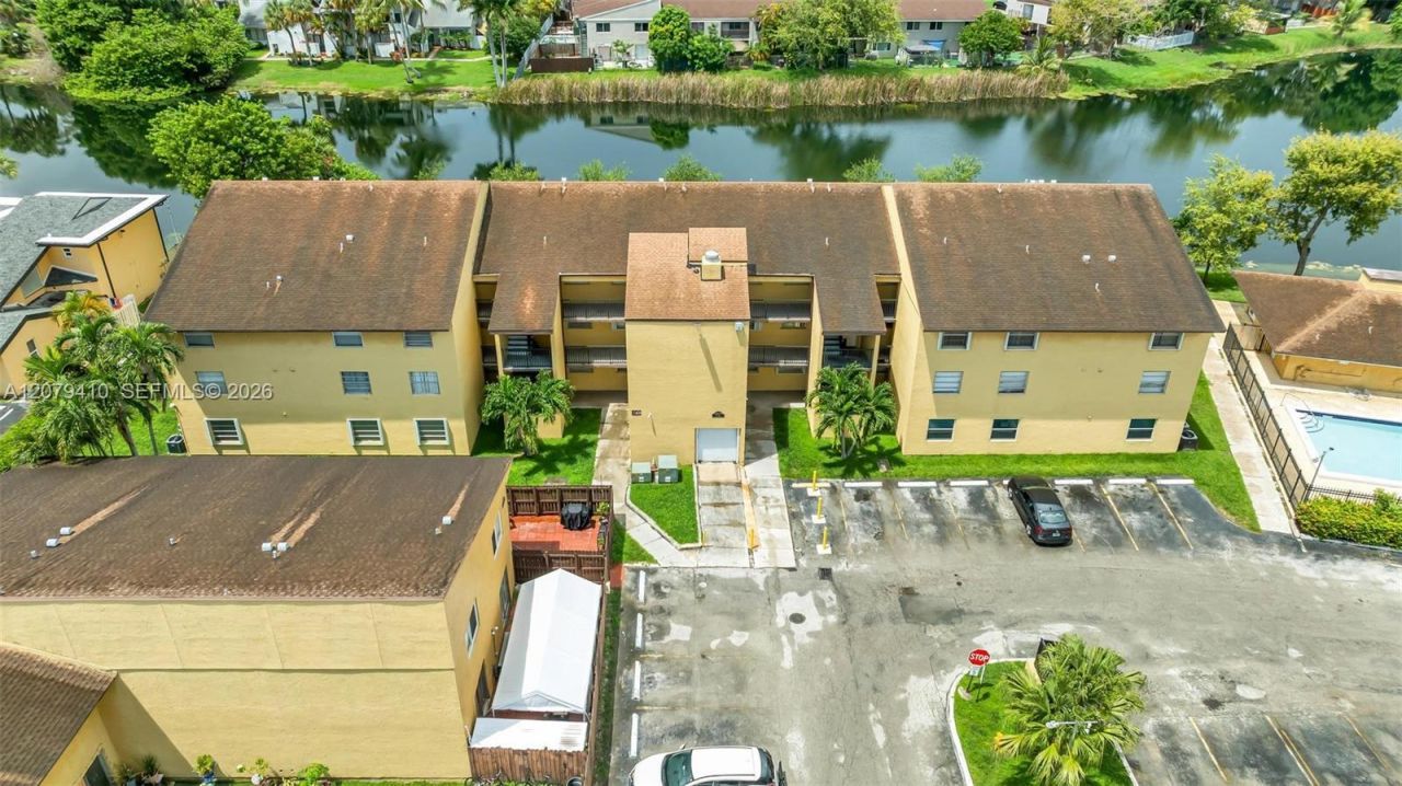 15470 SW 82nd Ln , Unit 332, Miami, FL 33193 Photo