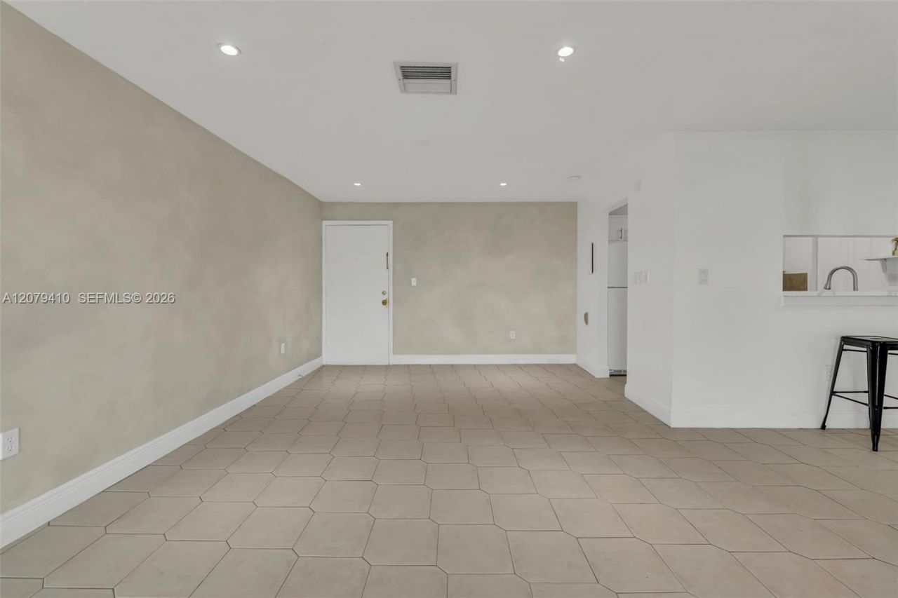 15470 SW 82nd Ln , Unit 332, Miami, FL 33193 Photo