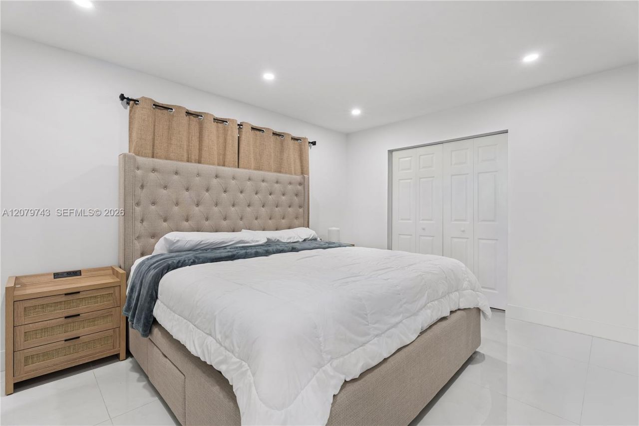 620 NW 98th Ave , Pembroke Pines, FL 33024 Photo