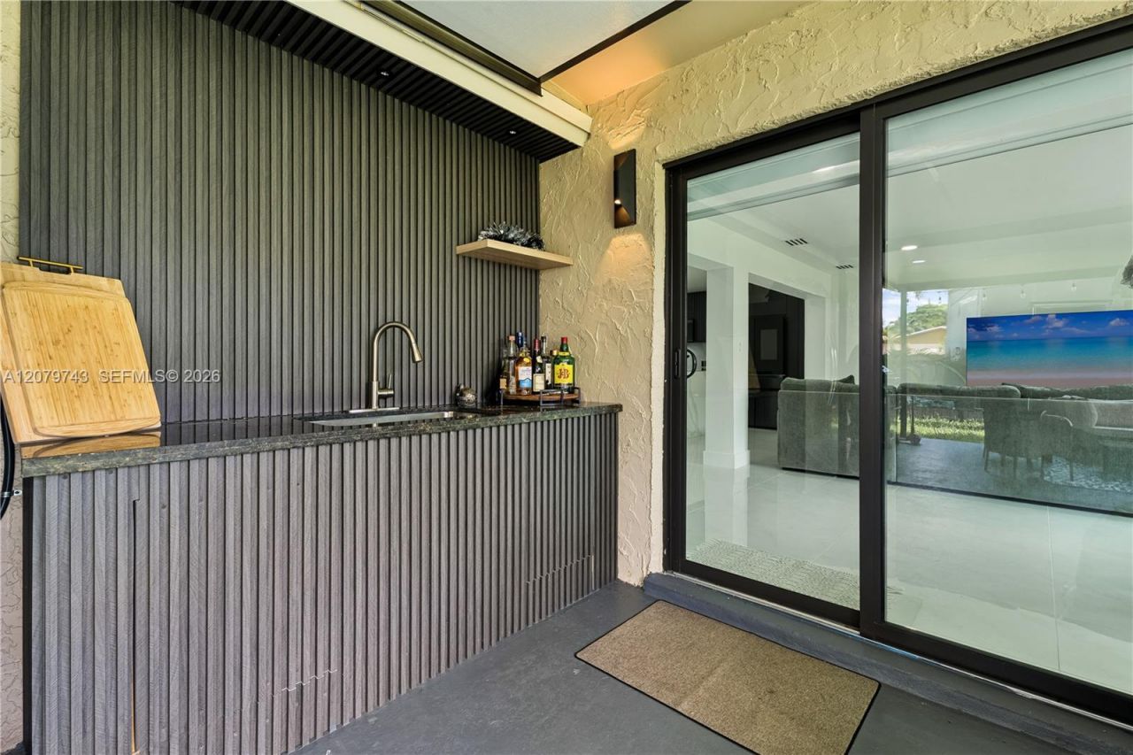620 NW 98th Ave , Pembroke Pines, FL 33024 Photo