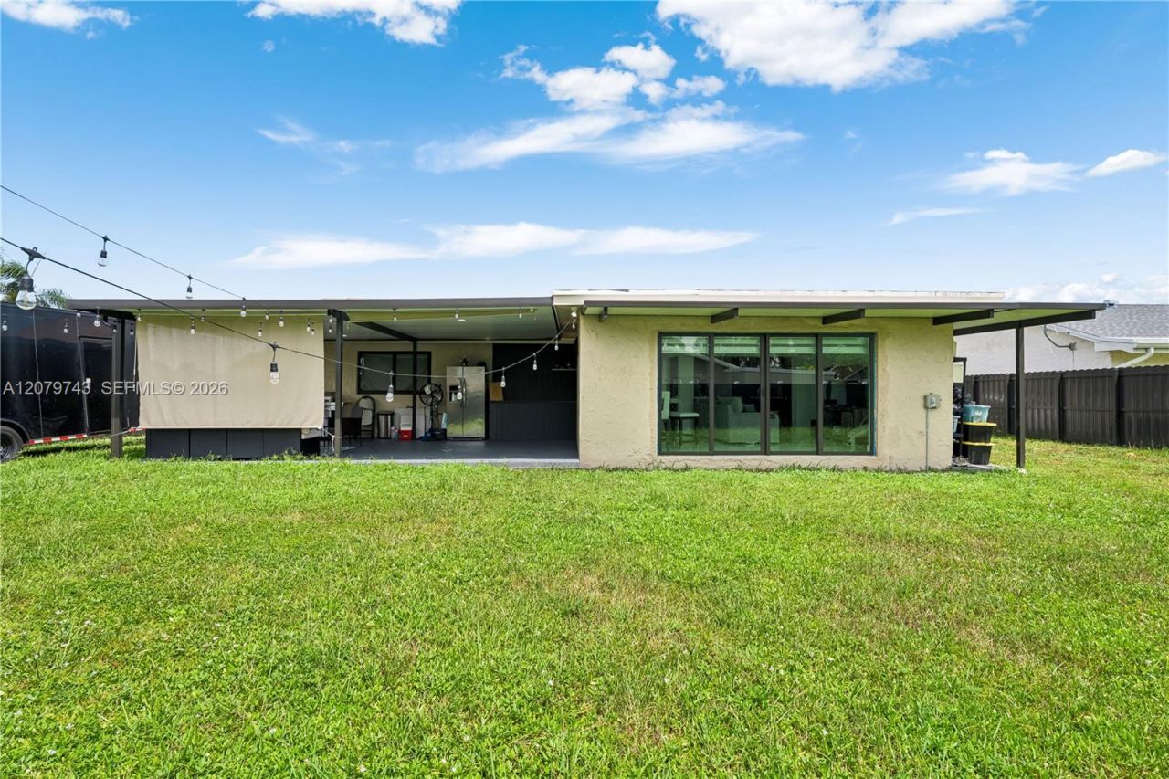 620 NW 98th Ave , Pembroke Pines, FL 33024 Photo